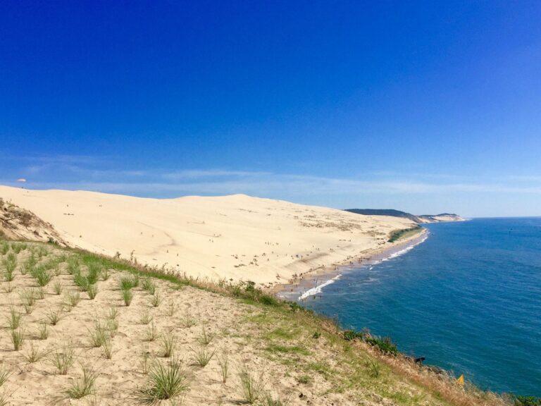 Discover Giant Sand Dunes, Splash Parks, and Cycle Paths: Exciting Family Adventures Near Bordeaux – news-france.info