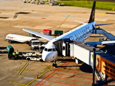 40 Airports Facing Major Disruptions Due to FAA Capacity Cuts and Flight Cancellations – dallas365.info