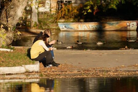 China Watches Strait of Hormuz Closure, Foreign Interference Rocks Slovenia’s Election, and Ukraine Strengthens Gulf Drone Defenses – www.mondialnews.com